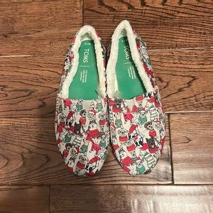 TOMS Christmas Puppy shoes with fluffy lining